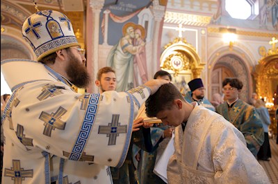 Божественная литургия в Свято-Троицком кафедральном соборе г. Саратова