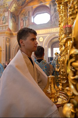 Божественная литургия в Свято-Троицком кафедральном соборе г. Саратова