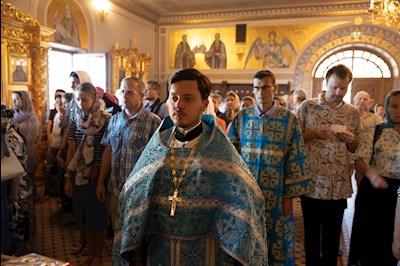 Божественная литургия в Свято-Троицком кафедральном соборе г. Саратова