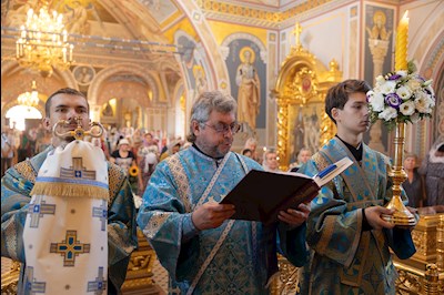 Божественная литургия в Свято-Троицком кафедральном соборе г. Саратова
