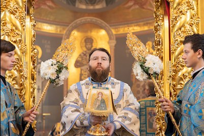 Божественная литургия в Свято-Троицком кафедральном соборе г. Саратова