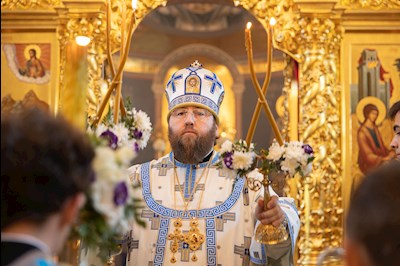 Божественная литургия в Свято-Троицком кафедральном соборе г. Саратова