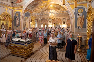 Божественная литургия в Свято-Троицком кафедральном соборе г. Саратова