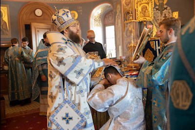 Божественная литургия в Свято-Троицком кафедральном соборе г. Саратова