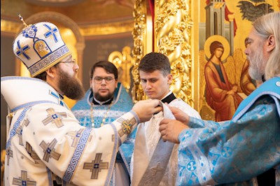 Божественная литургия в Свято-Троицком кафедральном соборе г. Саратова