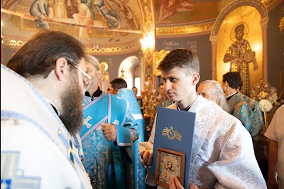 Божественная литургия в Свято-Троицком кафедральном соборе г. Саратова