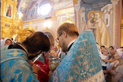 Божественная литургия в Свято-Троицком кафедральном соборе г. Саратова