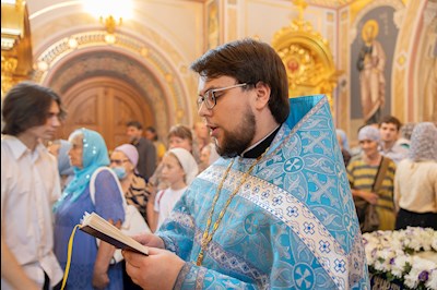 Божественная литургия в Свято-Троицком кафедральном соборе г. Саратова