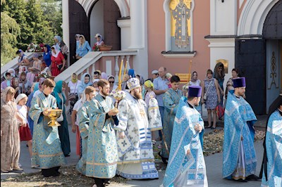 Божественная литургия в Свято-Троицком кафедральном соборе г. Саратова
