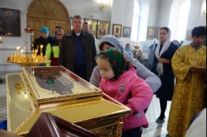 Мощам святителя Иннокентия, епископа Саратовского и Пензенского, поклонились верующие Аткарска и Петровска
