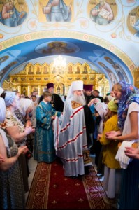 Литургия в Свято-Троицком кафедральном соборе Саратова