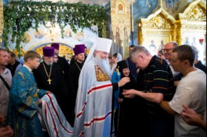 Литургия в Свято-Троицком кафедральном соборе Саратова