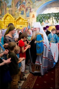Литургия в Свято-Троицком кафедральном соборе Саратова