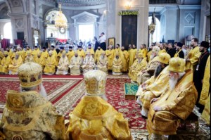 Митрополит Лонгин сослужил Святейшему Патриарху Кириллу на Божественной литургии в Воскресенском кафедральном соборе г. Арзамаса