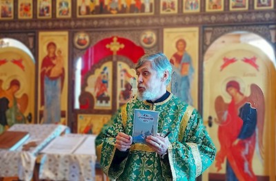 Миссионерский отдел передал духовную литературу в сельские храмы