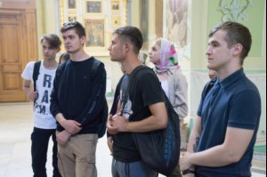 Студенты СГТУ посетили Покровский храм Саратова