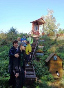 Школьники посетили старинный храм в Новобурасском районе