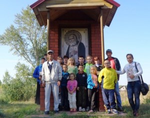 Школьники посетили старинный храм в Новобурасском районе