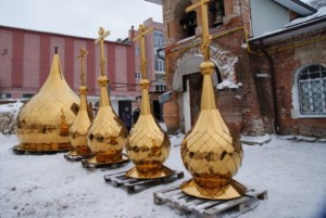 Освящены кресты и купола Благовещенского храма г. Саратова