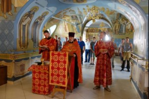 Для военнослужащих и ветеранов ВДВ совершен молебен