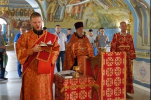 Для военнослужащих и ветеранов ВДВ совершен молебен