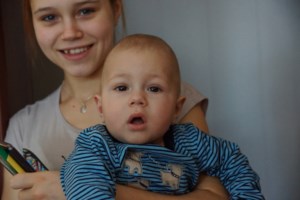 Сестры Владимирского женского монастыря поздравили с Рождеством обитателей кризисного центра