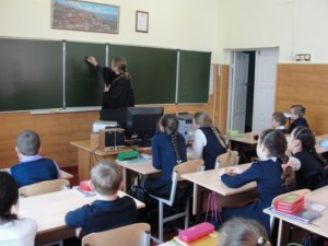 Священник рассказал школьникам об устройстве храма