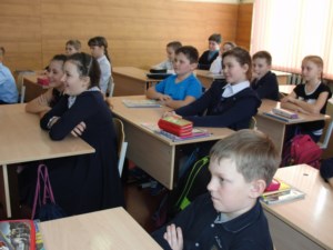 Священник рассказал школьникам об устройстве храма