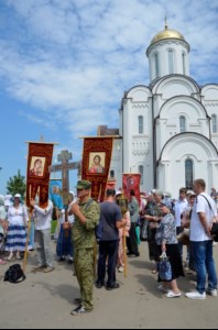 Крестный ход Балашов — Вавилов Дол прошел через Саратов