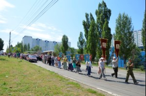 Крестный ход Балашов — Вавилов Дол прошел через Саратов