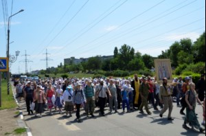 Крестный ход Балашов — Вавилов Дол прошел через Саратов