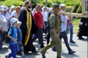 Крестный ход Балашов — Вавилов Дол прошел через Саратов
