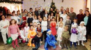 Серафимовский храм Саратова проводит Рождественские праздники