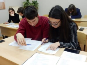 Для студентов проходят занятия в Школе добровольца