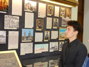 Студенты-теологи посетили Музей истории Саратовской митрополии
