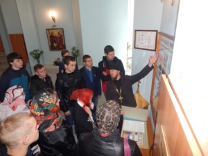 Студенты СГТУ посетили Покровский храм Петровска