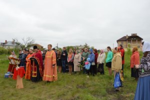 На кладбище в поселке Поливановка освящен и установлен Поклонный крест
