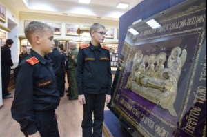 Саратовскую семинарию посетили учащиеся кадетской школы