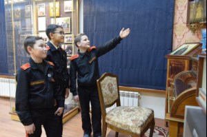 Саратовскую семинарию посетили учащиеся кадетской школы