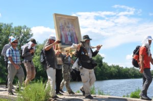 Более 400 километров позади у участников крестного хода в честь царственных страстотерпцев