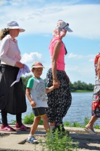 Более 400 километров позади у участников крестного хода в честь царственных страстотерпцев