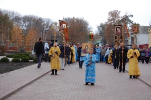 В Хвалынске прошел праздничный крестный ход