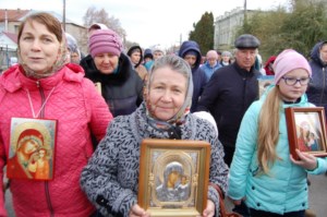 В Хвалынске прошел праздничный крестный ход