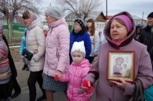 В Хвалынске прошел праздничный крестный ход