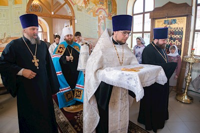 Митрополит Игнатий совершил всенощное бдение в Вознесенско-Пантелеимоновском храме с. Усть-Курдюм