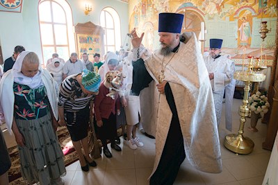 Митрополит Игнатий совершил всенощное бдение в Вознесенско-Пантелеимоновском храме с. Усть-Курдюм