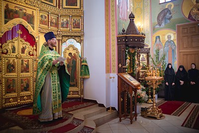 Митрополит Игнатий совершил Божественную литургию в Свято-Иоанновском женском монастыре с. Алексеевка