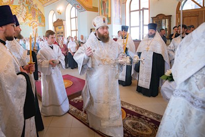 Митрополит Игнатий совершил всенощное бдение в Вознесенско-Пантелеимоновском храме с. Усть-Курдюм