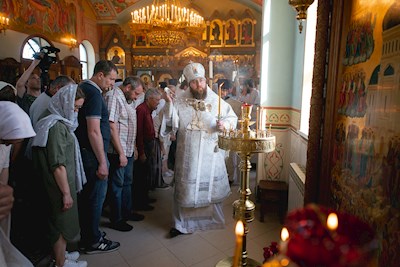 Митрополит Игнатий совершил всенощное бдение в Вознесенско-Пантелеимоновском храме с. Усть-Курдюм