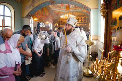 Митрополит Игнатий совершил всенощное бдение в Вознесенско-Пантелеимоновском храме с. Усть-Курдюм